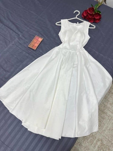 فستان ابيض قصير