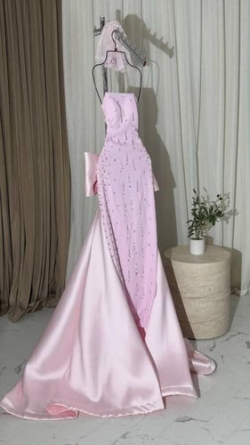 فستان سهره وردي راقي مع اكمام