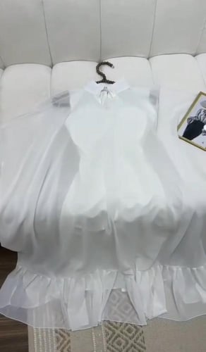 فستان شيفون ابيض