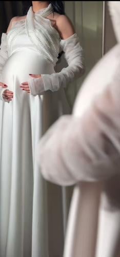 فستان حمل ابيض مع قفاز