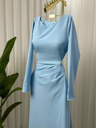 فستان سماوي ناعم وساتر