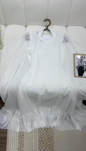 فستان شيفون ابيض