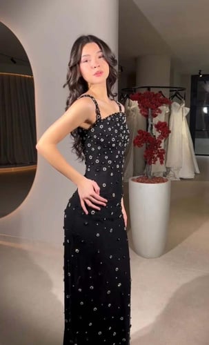 فستان اسود فخم