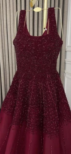 فستان ملكه عنابي فخم