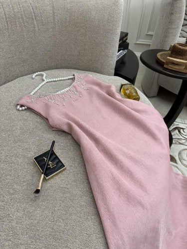 فستان وردي للحوامل بكريستال