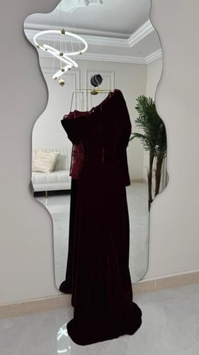 فستان برغندي مخمل كوري