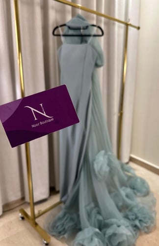 فستان زينه التيفاني