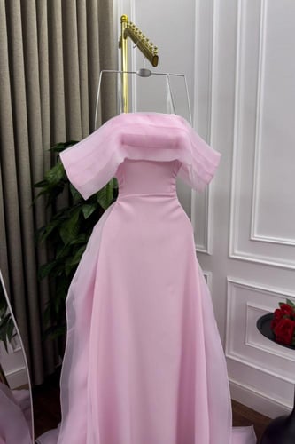 فستان وهج وردي فخم