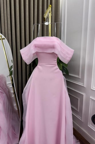 فستان وهج وردي فخم