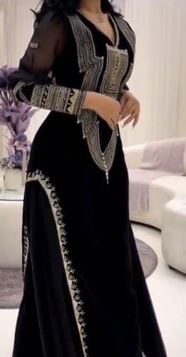 فستان شعبي ليوم التاسيس مع برقع