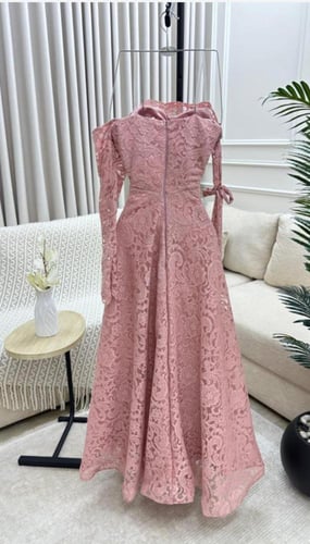 فستان لميس دانتيل وردي