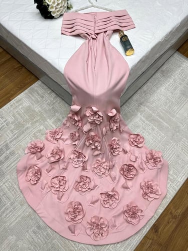فستان هدى سهره ناعم وردي