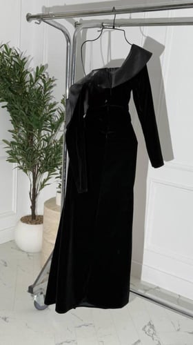 فستان فخم اسود