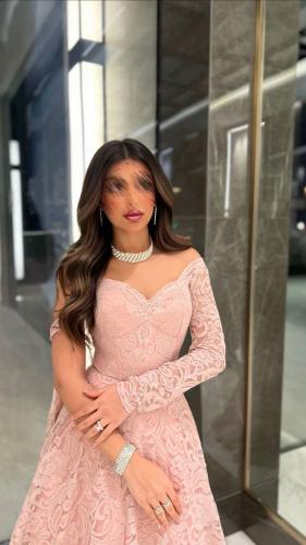 فستان لميس دانتيل وردي