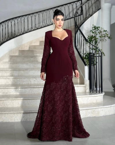 فستان عنابي مطرز فخم