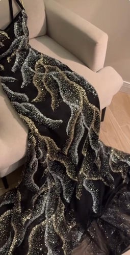 فستان ملكه فخم اسود