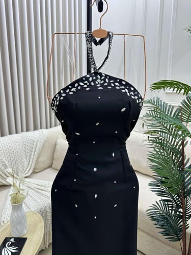 فستان هديل اسود بفصوص فخم
