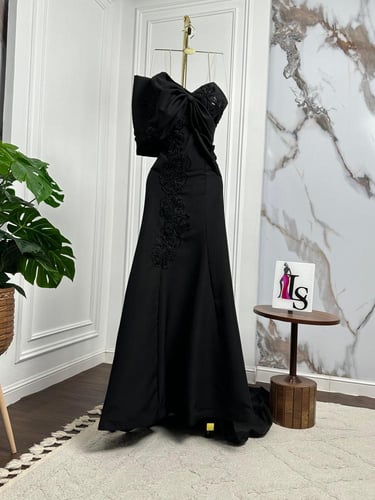 فستان سهره فخم. اسود