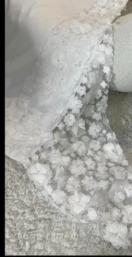 فستان ابيض فخم للسهرات