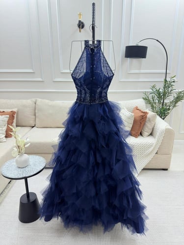 فستان وردي فخم