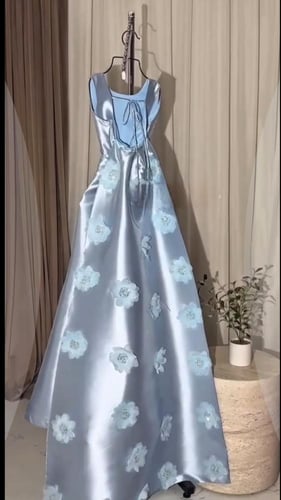 فستان راقي فخم سماوي للمناسبات