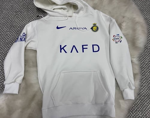 بلوفر ات شتويه بشعار النصر