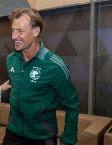 جاكيت المنتخب السعودي الأخضر 2025 من متجر أذواق