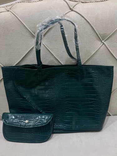 شنطة جلد انيقة