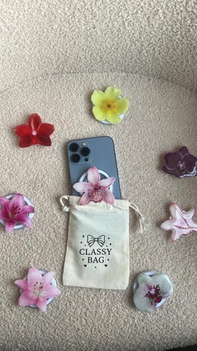 مسكة جوال ورد - Classy bloom