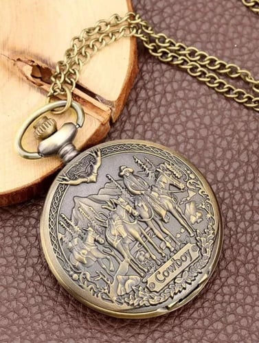 ساعة جيب كلاسيكية قديمة