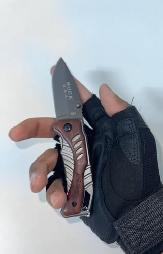 سكين قابل لطي مقاوم لصداء