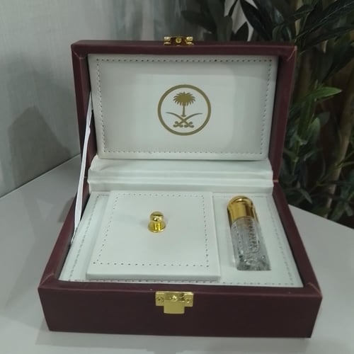 علبة جلد مربعة سيفين ونخله (اوقية وربع تولة)