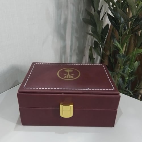 علبة جلد مربعة سيفين ونخله (اوقية وربع تولة)
