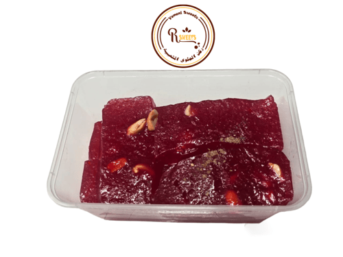 حلوى حمراء بالوز والهيل