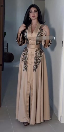 فستان سهره راقي لون انيق قماش كريب استرتش عل تفته...