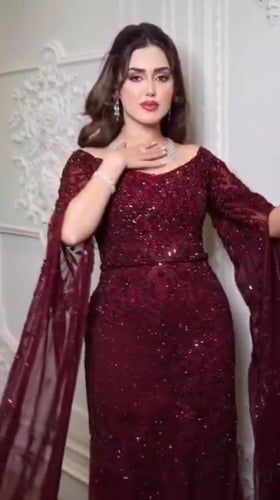 فستان سهره لون راقي قماش سره مطرز عل بطانه