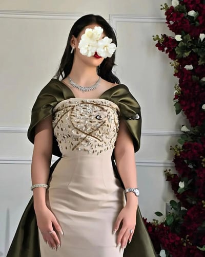 فستان سهرة يي ذيل طويل