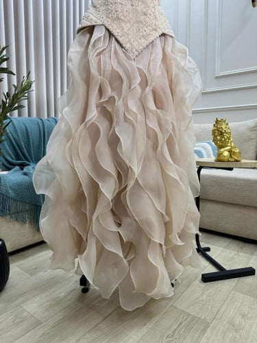 فستان سهره راقي لون انيق قماش سهره مطرز عل اورجنزا