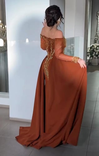 فستان سهره لون انيق خامه كريب استرتش +تطريز يدوي ر...