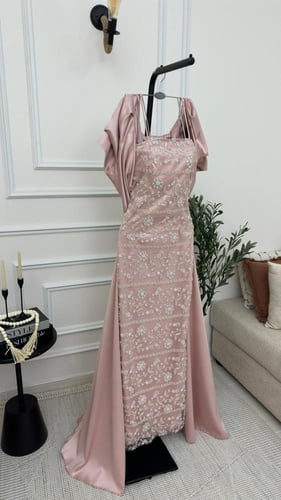 فستان سهره الخامه :تطريز يدوي الذيل تفته راقي متوف...