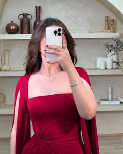 فستان سهره انيق خامه ناعم ماسك عل الجسم شبيه لبانه