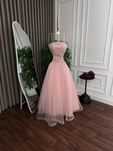 فستان سهره راقي لون وردي خامه تل عل ميكادو تطريز ي...