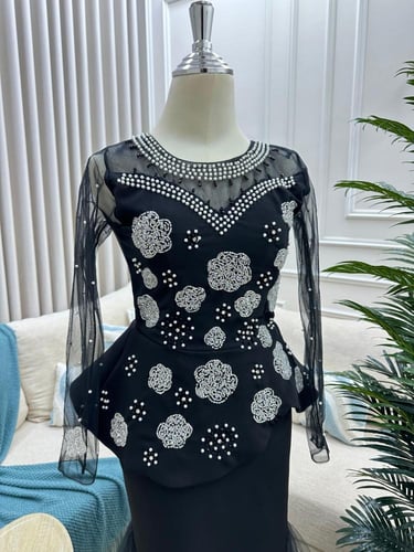 فستان سهره لون انيق راقي خامه كريب استرتش +شيفون +...