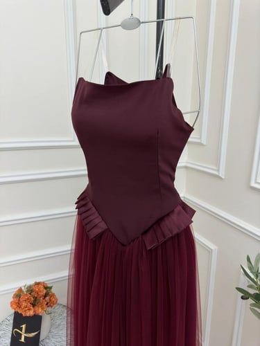 فستان سهره لون انيق راقي خامه خامه فاخره