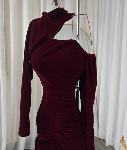 فستان سهره راقي لون انيق خامه مخمل