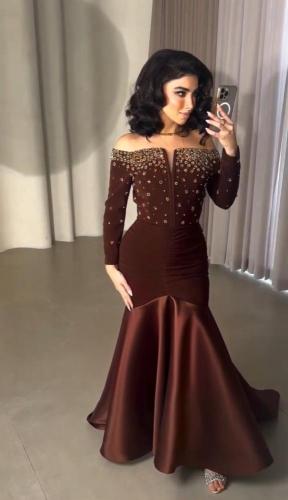 فستان سهره لون انيق راقي خامه كريب استرتش مطرز يدو...