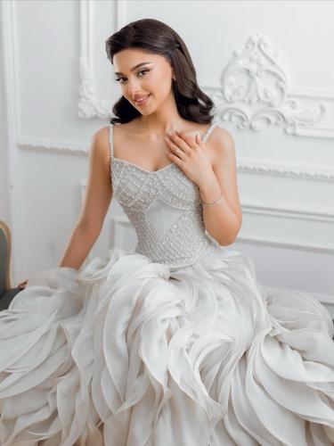 فستان سهره راقي لون انيق قماش سهره مطرز عل اورجنزا