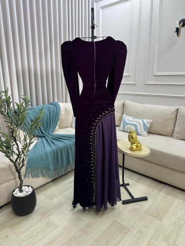 فستان شتوي سهره راقي لون انيق خامه مخمل عل شيفون م...