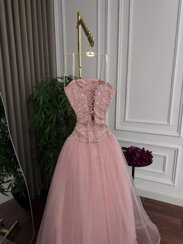 فستان سهره راقي لون وردي خامه تل عل ميكادو تطريز ي...