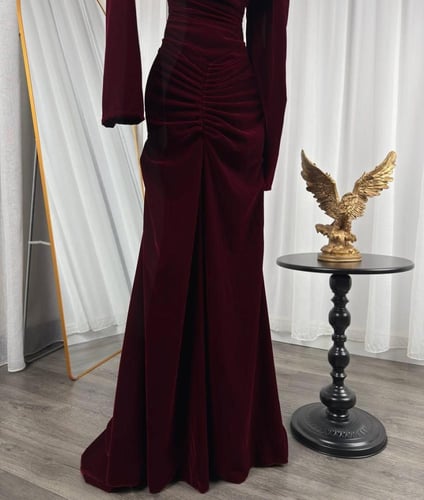 فستان سهره راقي لون انيق خامه مخمل